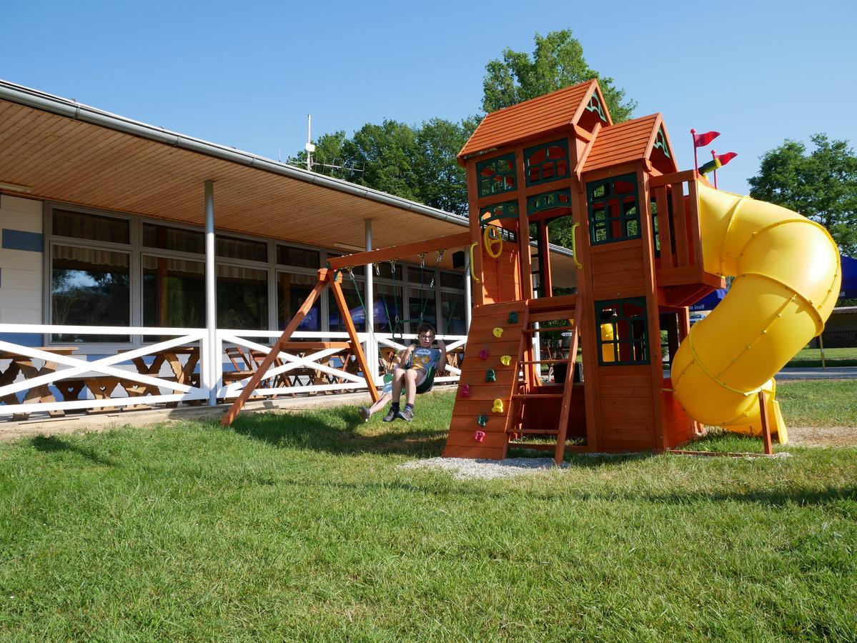 Camping Roznov Hotel Rožnov pod Radhoštěm Kültér fotó